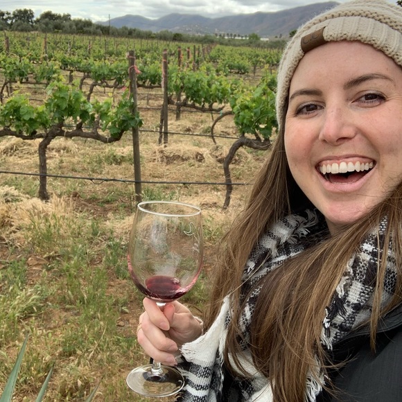 Meet your Posher, Jennifer - Picture 3 of 3